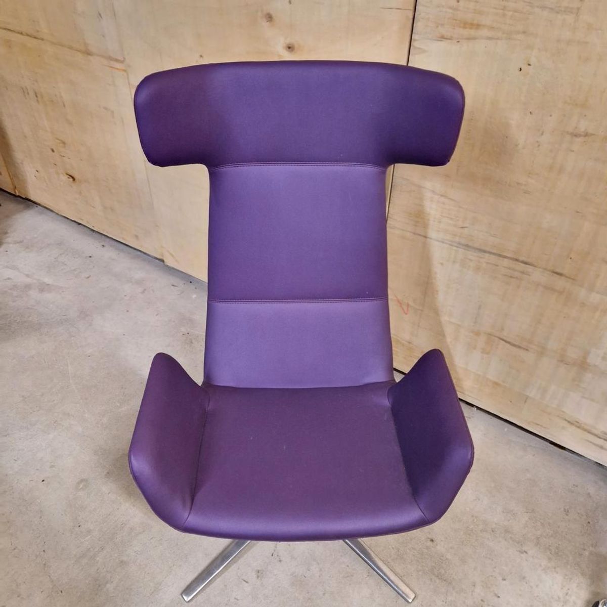 Stijlvolle Strakke Lexi Lounge Paarse Draaifauteuil image 5