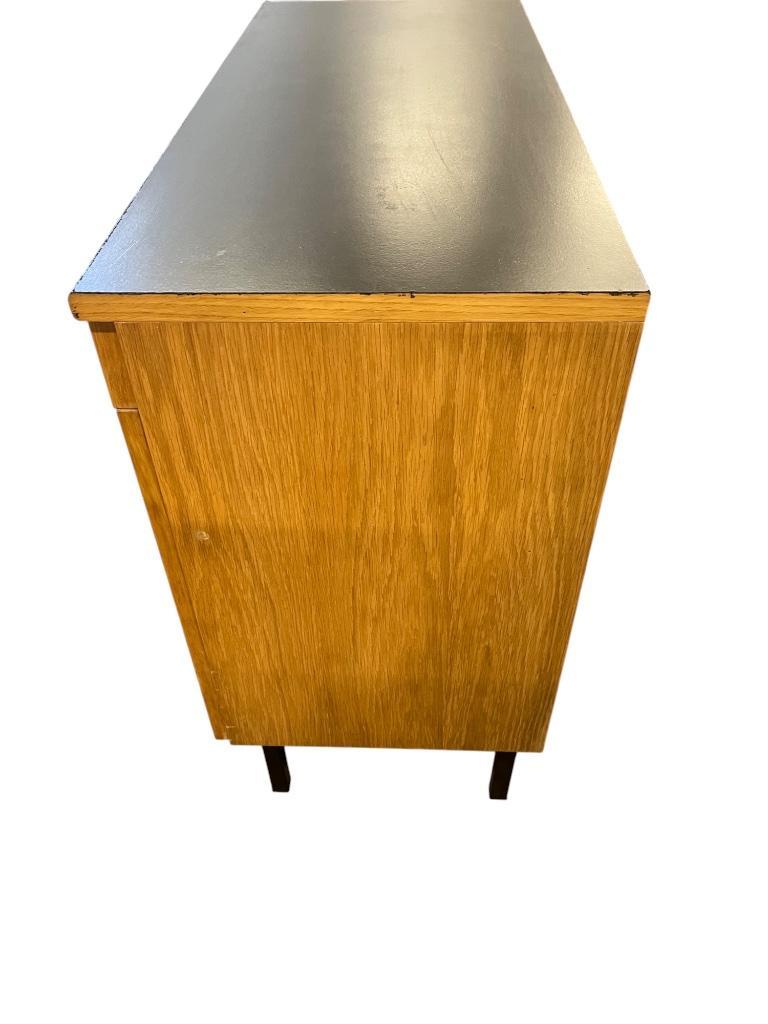 Vintage Kast / Commode Met Stalen Pootjes image 18