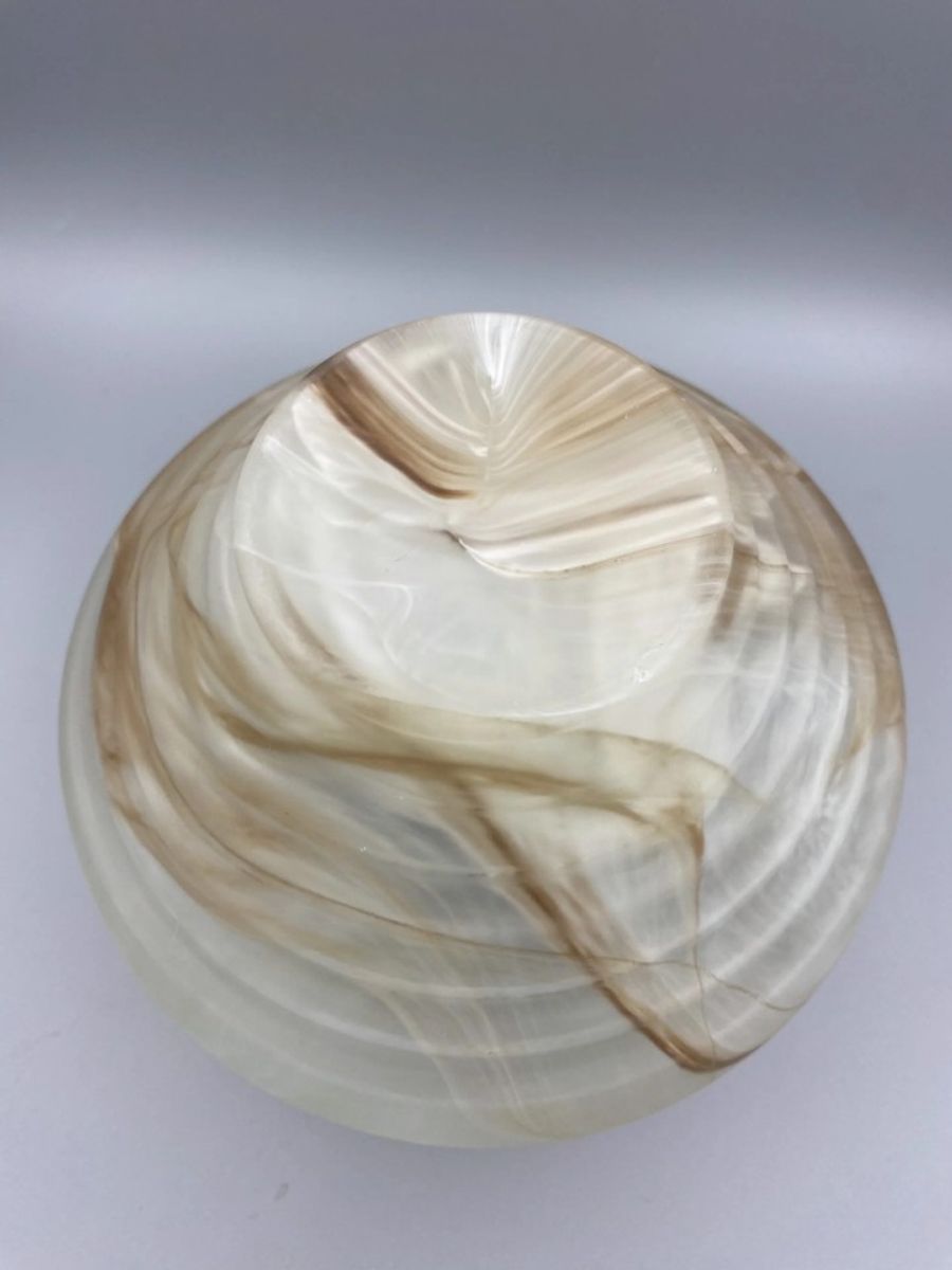 Beeldschone Vaas Gemarmerd Melkglas image 6