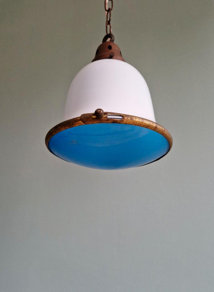 Bauhaus-hanglamp In Opaline En Blauw Gesatineerd Glas, 1920 image 4