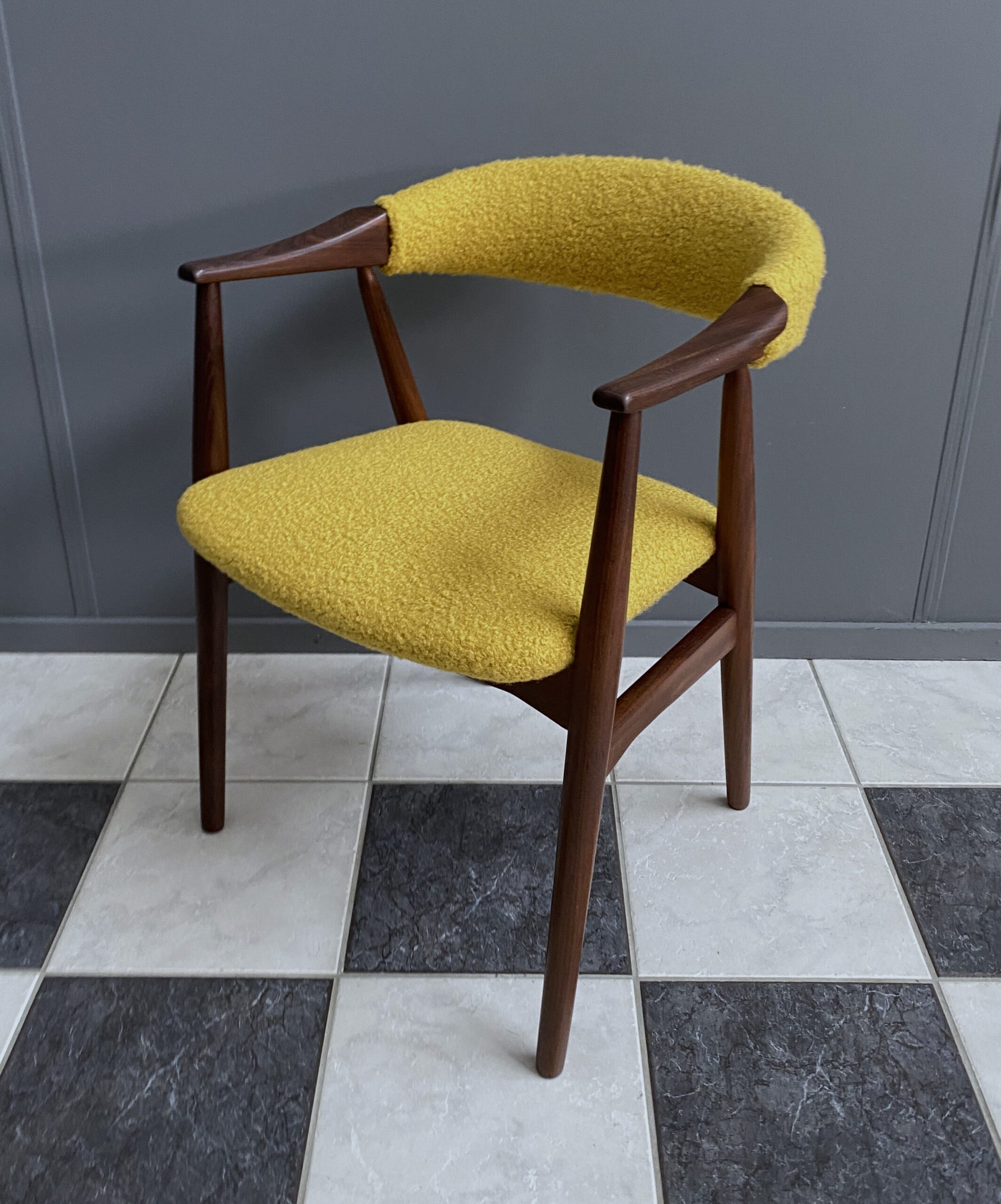 Thomas Harlev Chair Model 213 In Yellow Boucle image 4