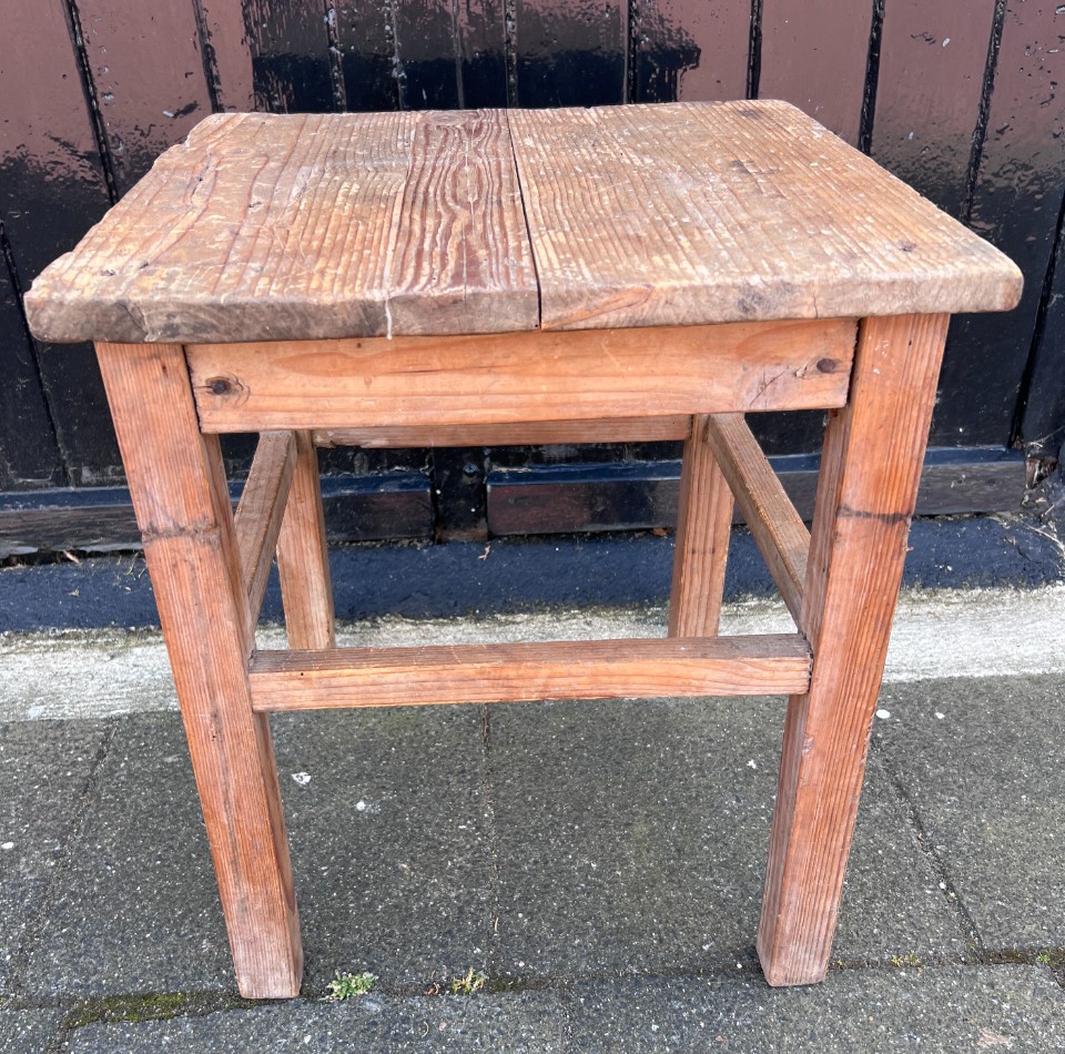 Leuk Oud Grenen Tafeltje/ Krukje 40 X 40 Cm image 2
