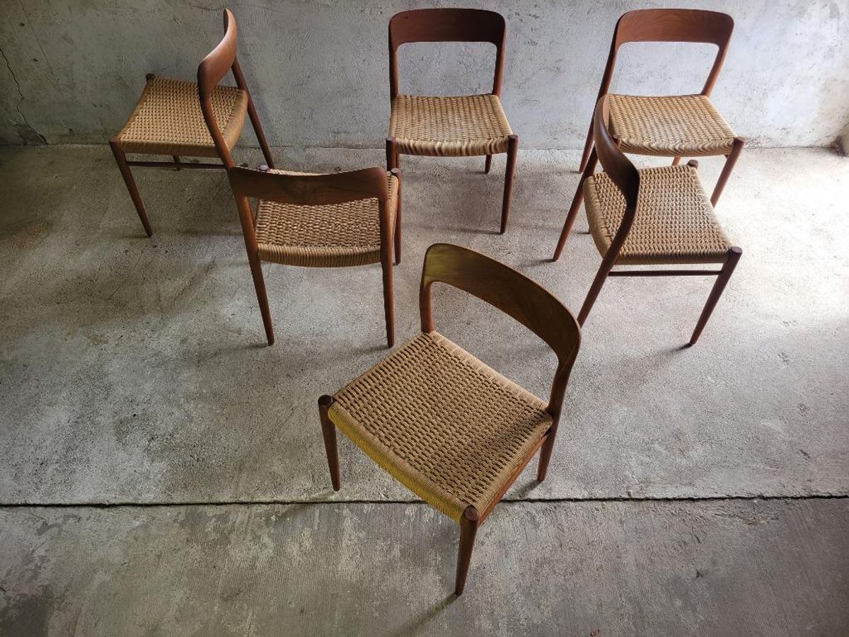 Set Van Zes Model 75 Stoelen In Teak Van N.o. Moller image 4