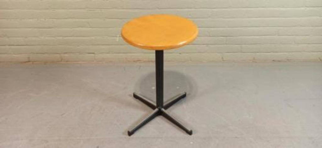 Vintage Industriële Kruk, Rond image 3