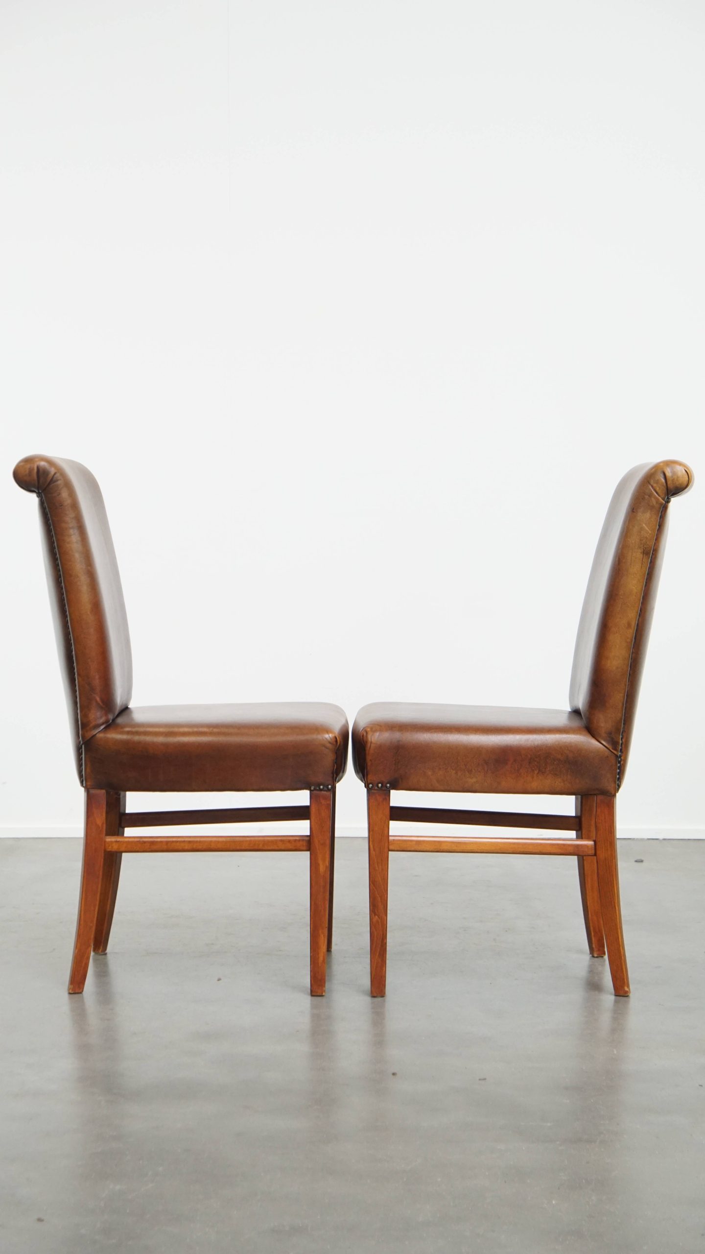 Set Van 6 Comfortabele, Statige Eetkamerstoelen Van Schapenleer image 4