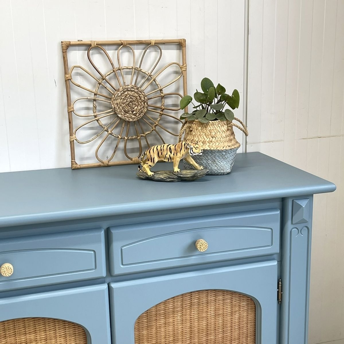 Prachtig Restyle Massief Dressoir Blauw & Rotan Wandkast image 7