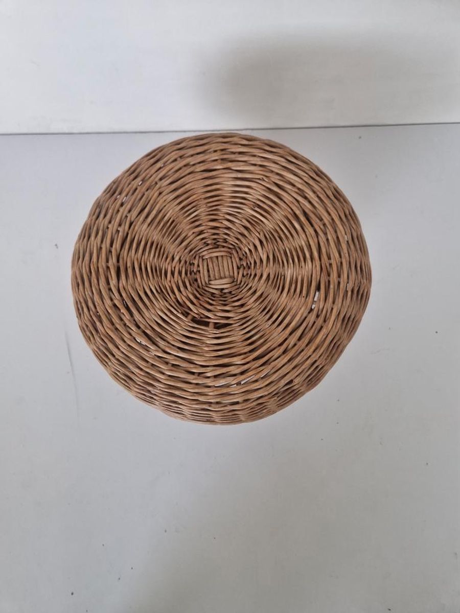 Mid Century Hout En Rieten Krukje Toegekend Aan Tony Paul. image 3
