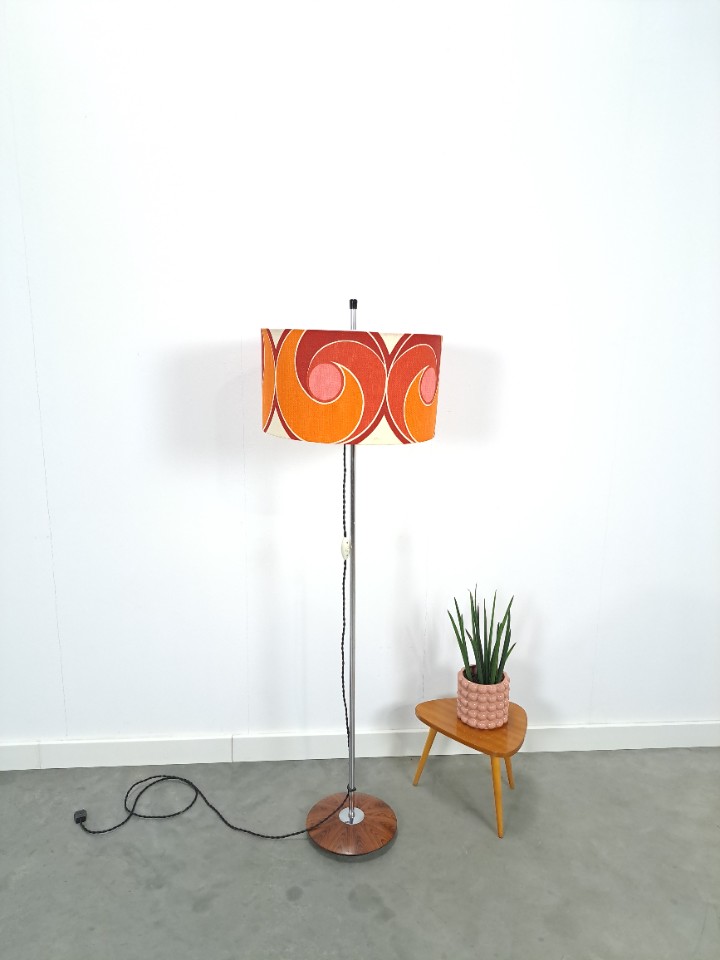 Jaren 70 Vloerlamp Met Gekleurde Kap En Fineer Voet image 8