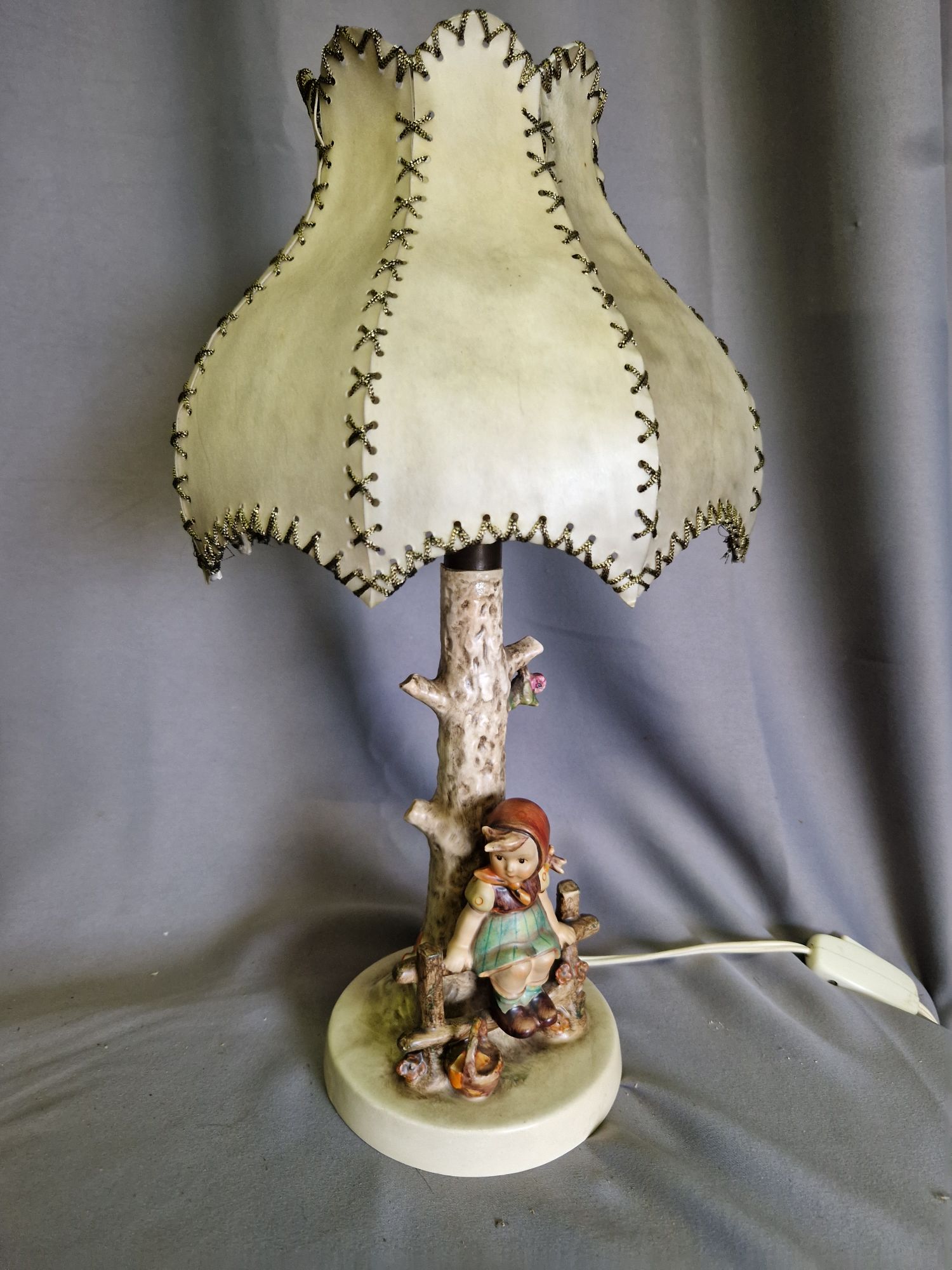 Hummel Goebel Lampje Just Resting image 2