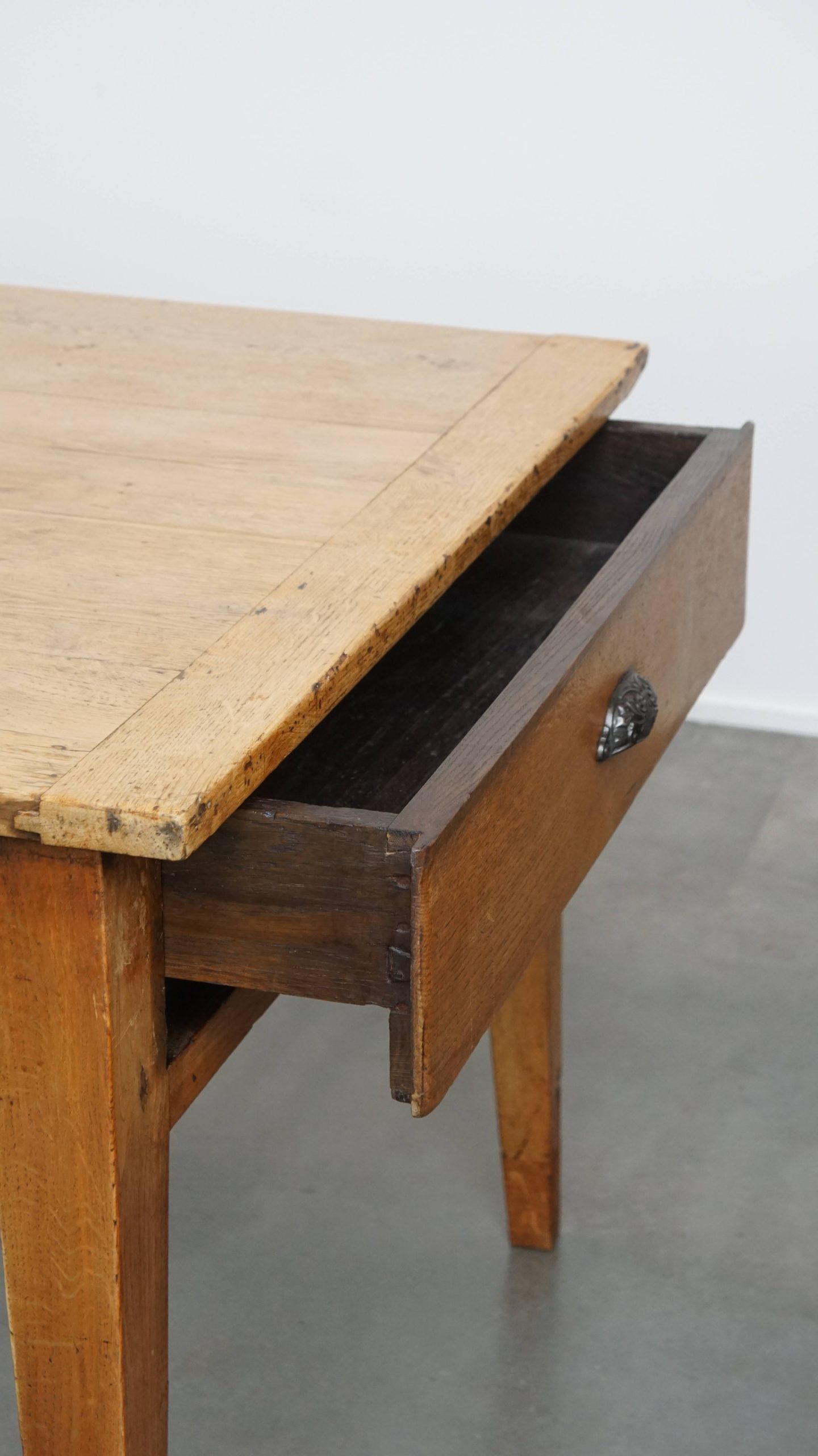 Zeer Grote En Karaktervolle Antieke Eikenhouten Xxl Eettafel Voor 8 Tot 10 Personen image 13
