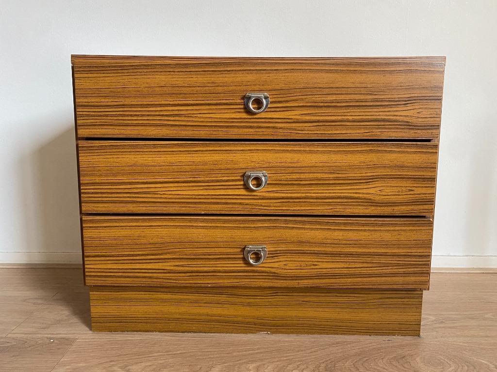 Vintage Mid Century Ladekast / Kastje Houtfineer / Chroom Greepjes image 2