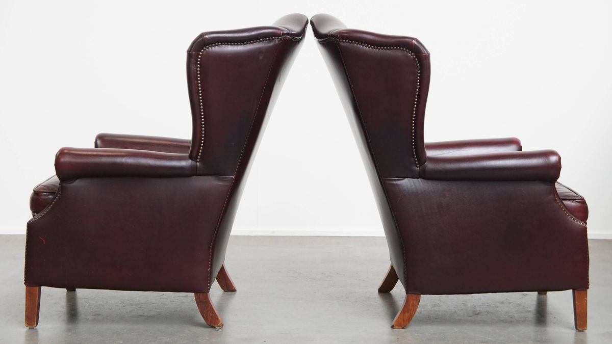 Set Van 2 Mooie En Comfortabele Bordeauxrode Rundleren Oorfauteuils In Engelse Stijl image 4
