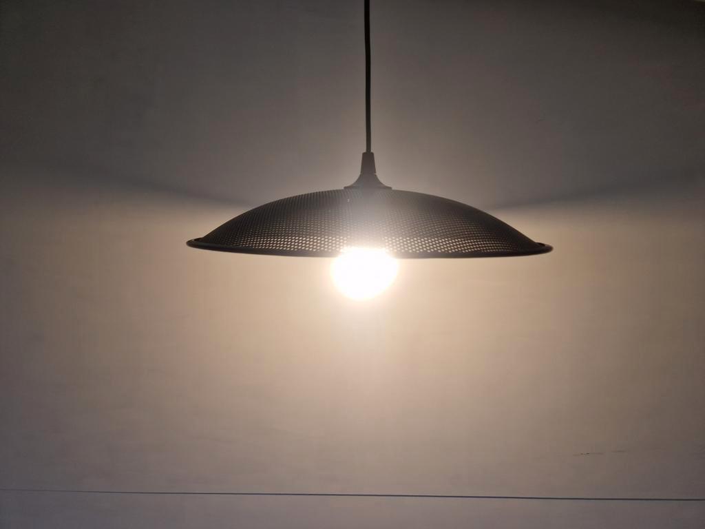 Postmoderne Vintage Geperforeerd Metaal Hanglamp Zwart. image 3