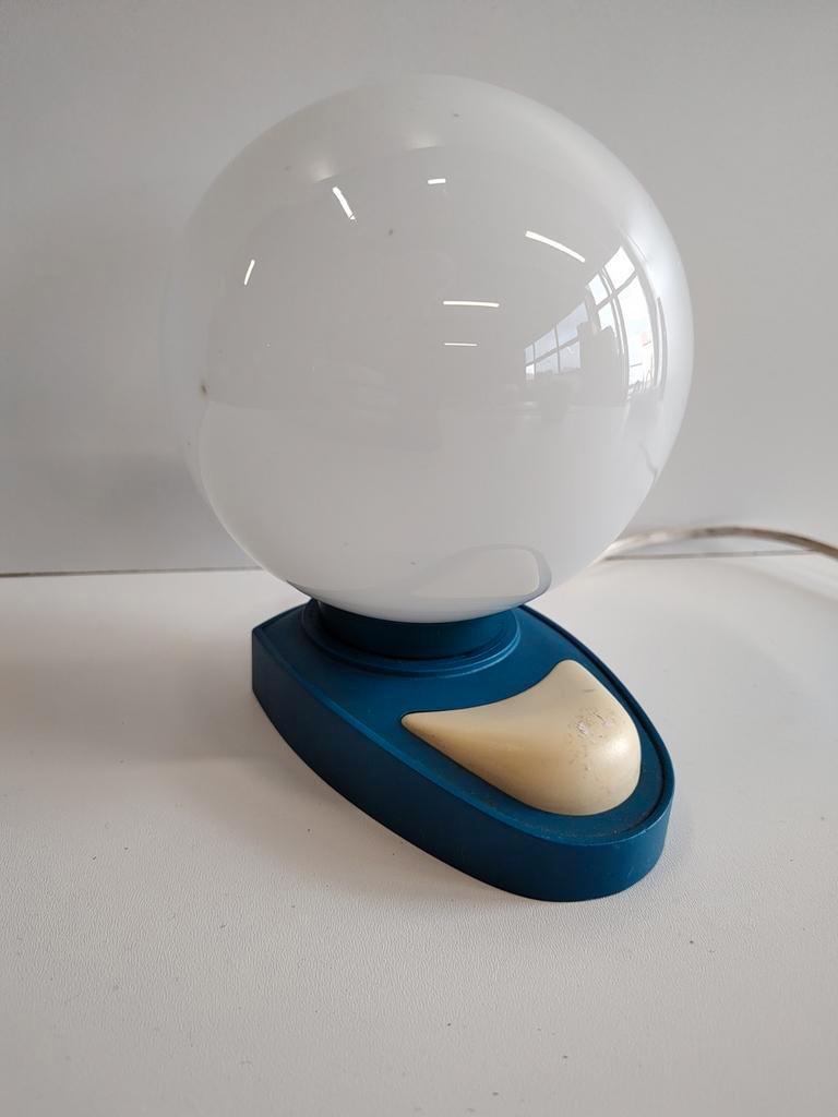 Retro Lamp - Globe Design image 4