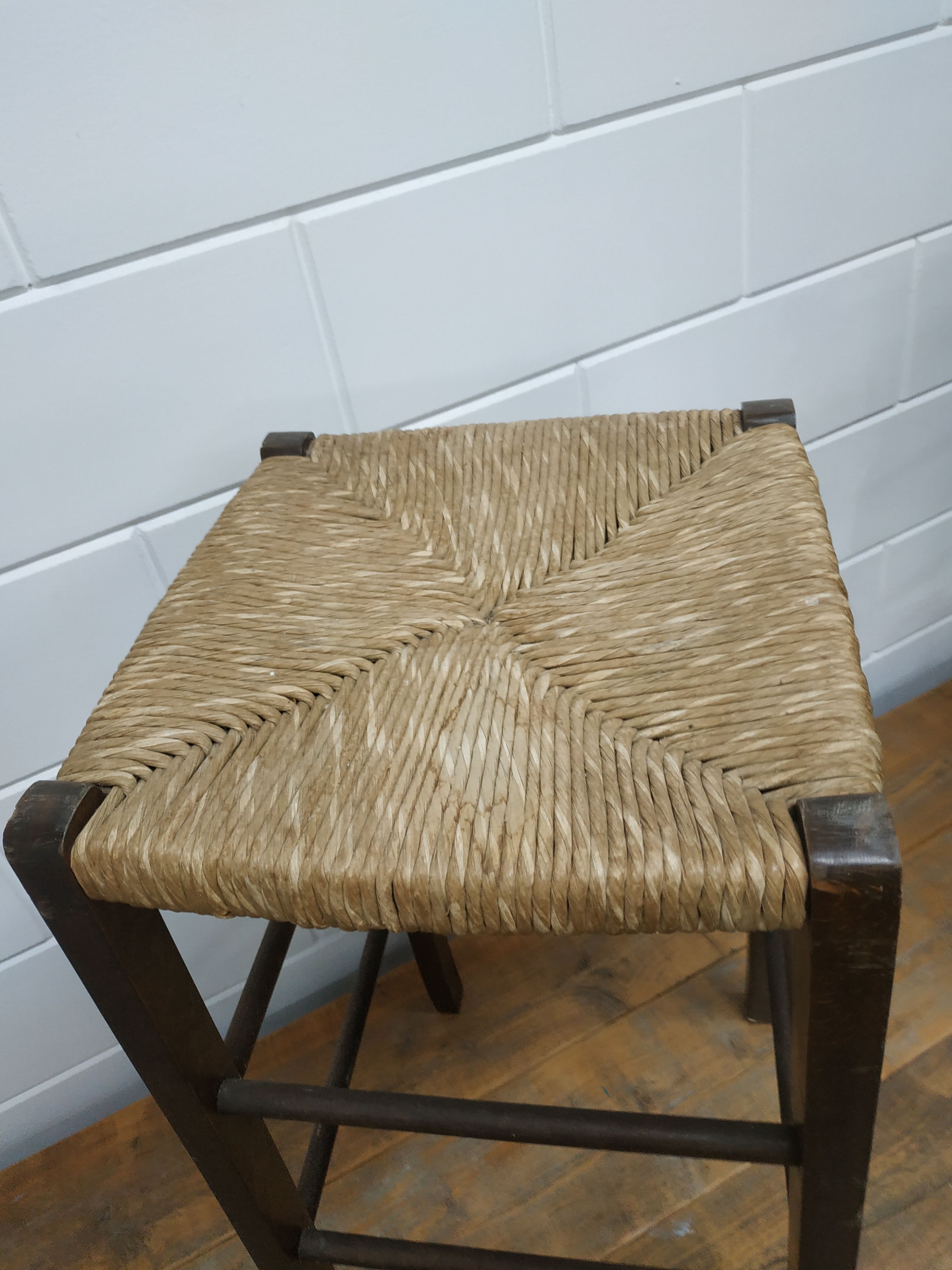 Bijzondere Set Vintage Hardhouten Barkrukken Met Rieten Zitting (Scandinavische Stijl) image 13