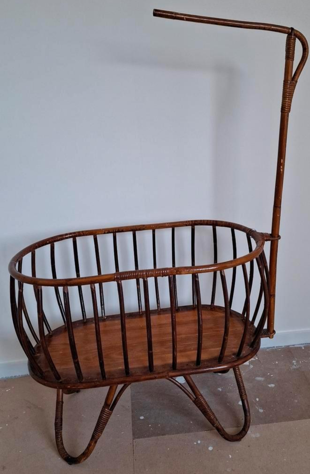 Vintage Rotan Wieg Met Stang, Sfeervol En Uniek, Jaren '70 image 3