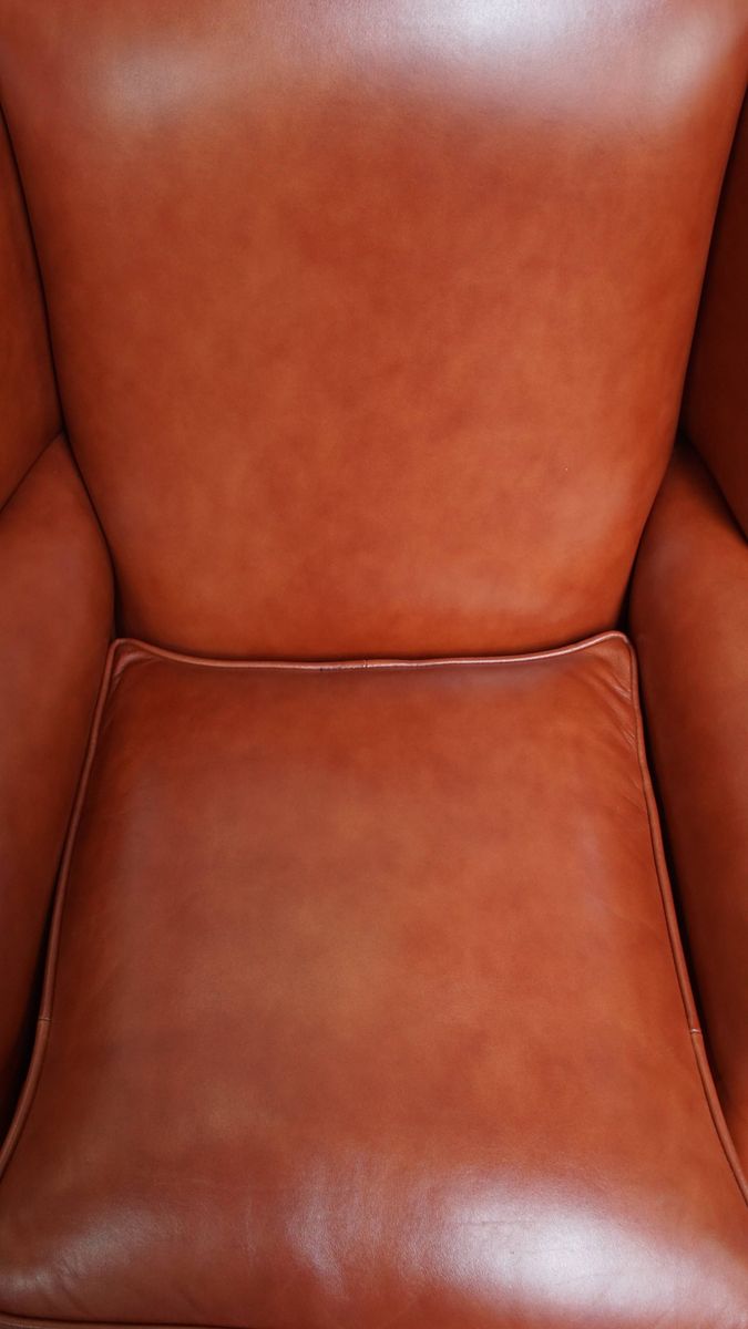 Elegante, Gladde En Comfortabele Engelse Chesterfield Oorfauteuil Van Rundleer image 6