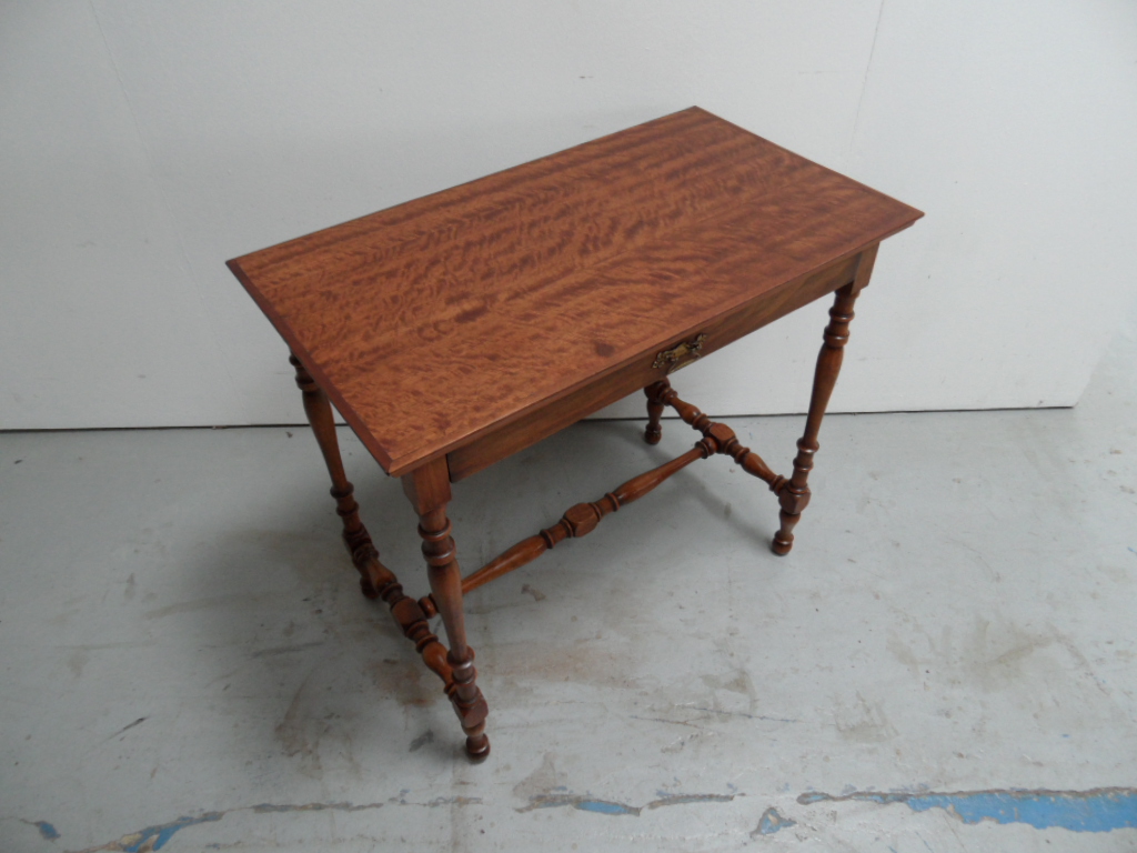 Mahonie Sidetable image 9