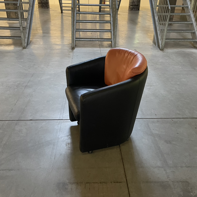 Leolux Suva Vintage Leather Orange And Black image 2