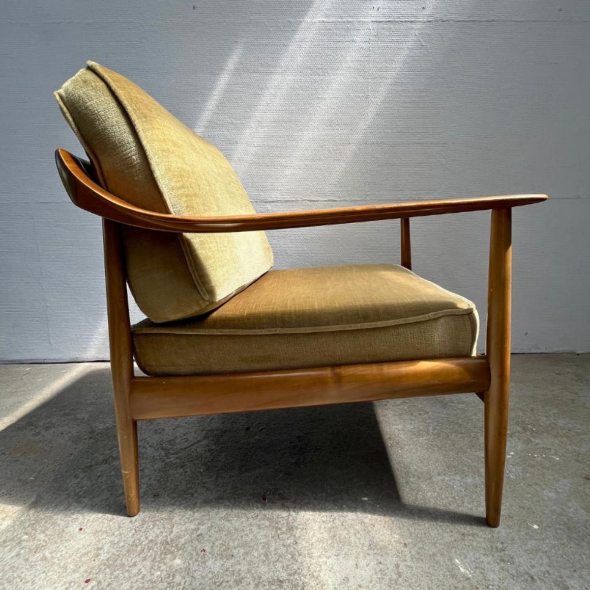 2x Midcentury ‘antimott’ Fauteuil W. Knoll Notenhout, Velour image 3