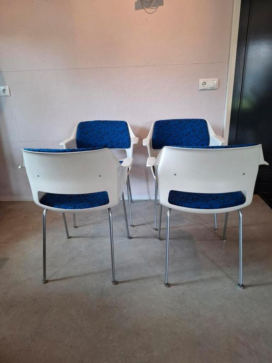 4 + 1 Vintage Gispen 2225 Stoelen image 5