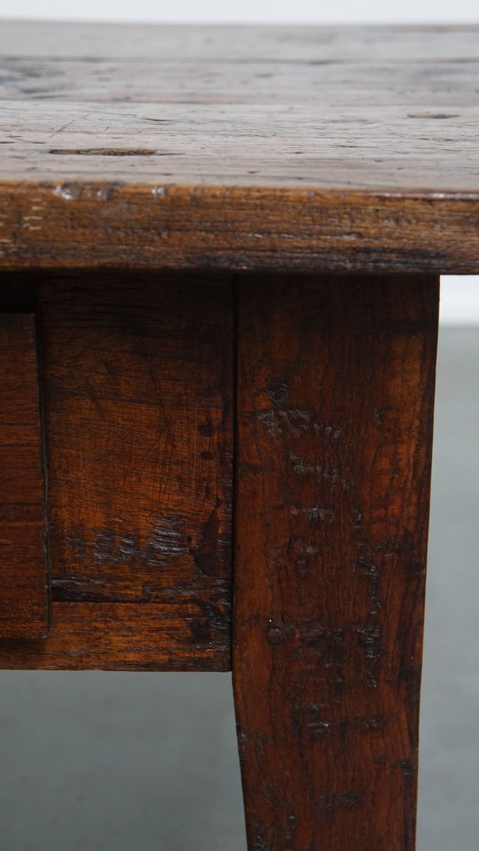 Charmante En Praktische Antieke Franse Salontafel Met Opvallende Kleuren Een Mooi Patina image 10