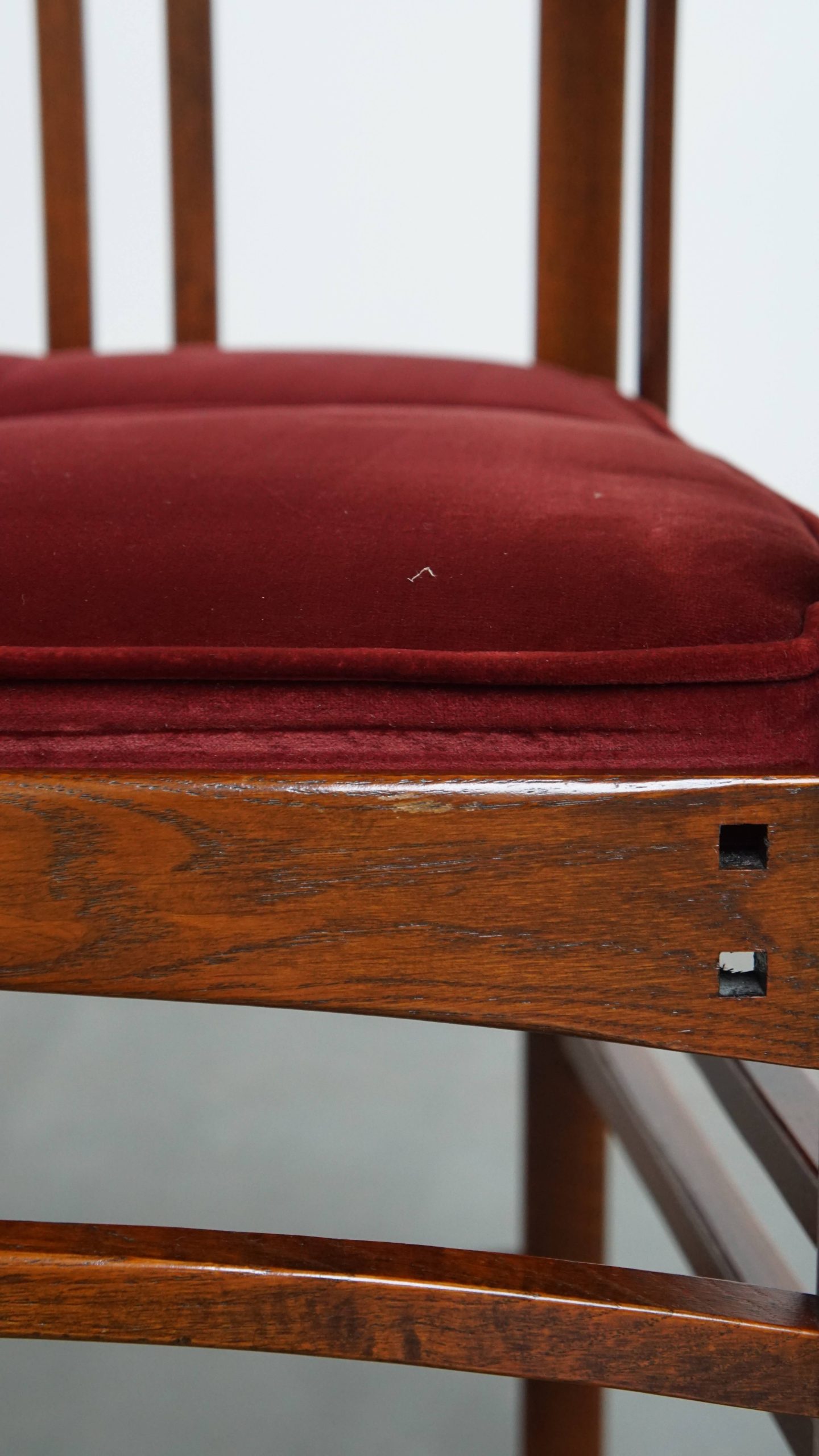 Set Van 4 Art Nouveau/ Jugendstil Design Schuitema Eetkamerstoelen Met Rode Stoffen Bekleding image 24