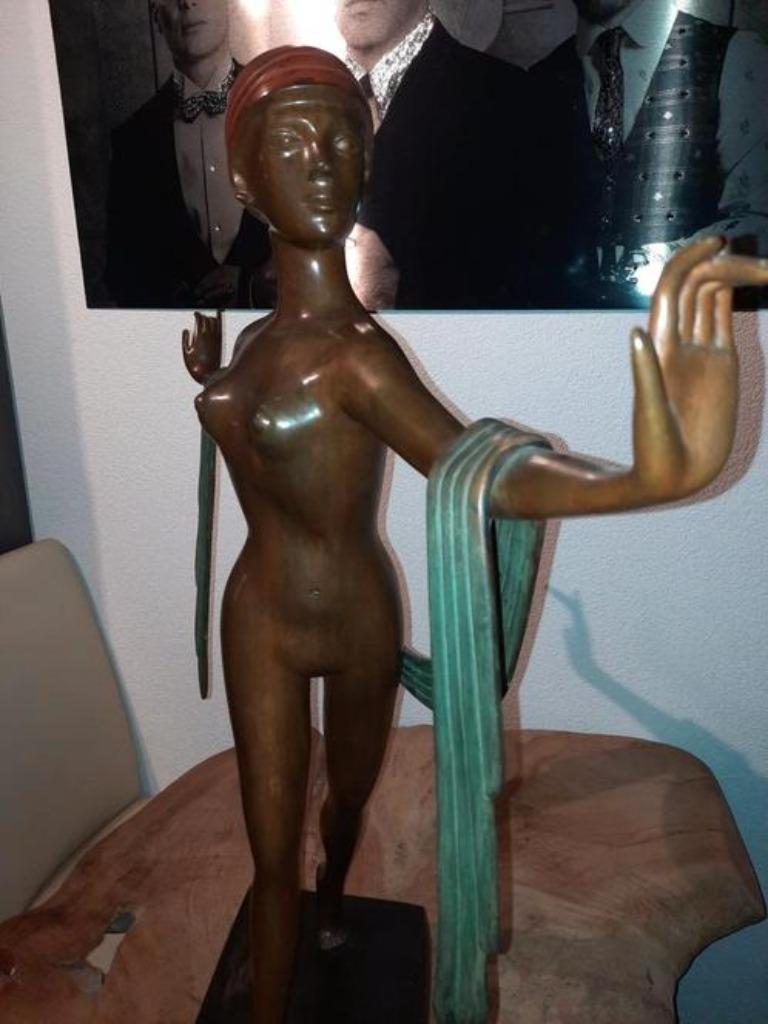Brons Beeld Dame Met Sjaal image 6