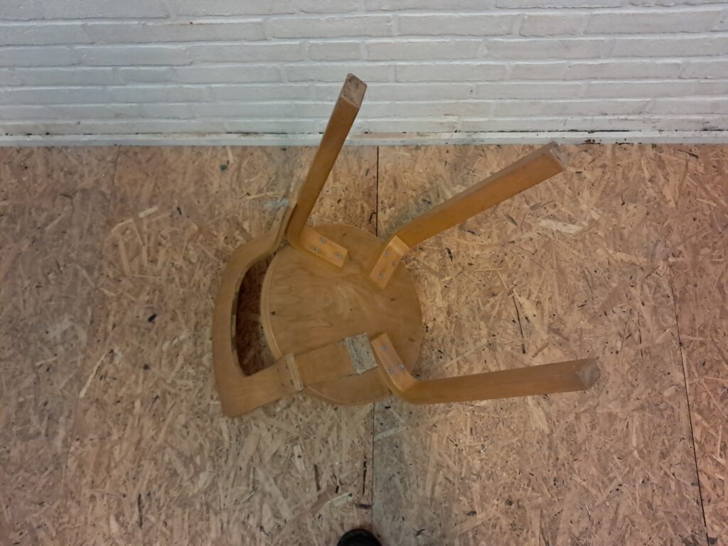Aalvar Aalto Children Chair 65 image 7