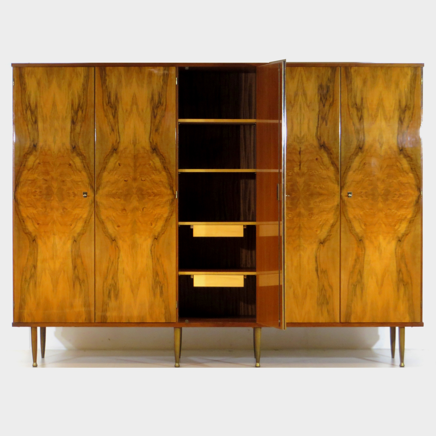 Vintage Mid Century 5-deurs Kledingkast In Walnoot, 1960s image 3
