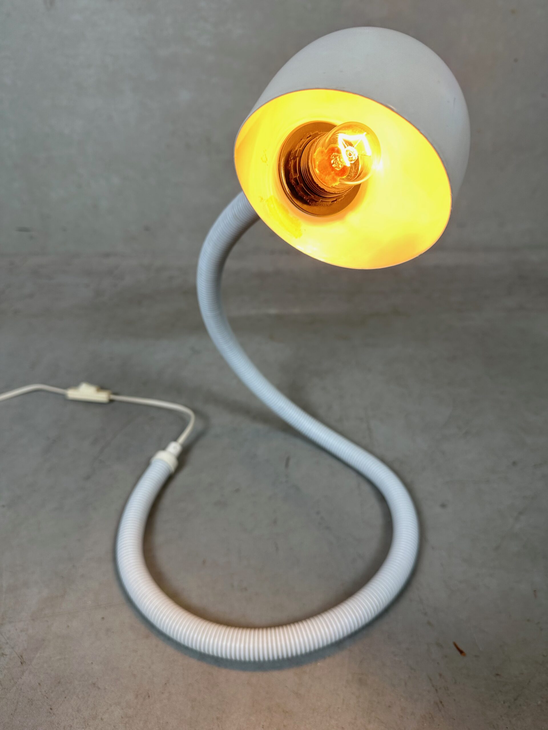 Vintage ‘snake’ Lamp – Wit image 3