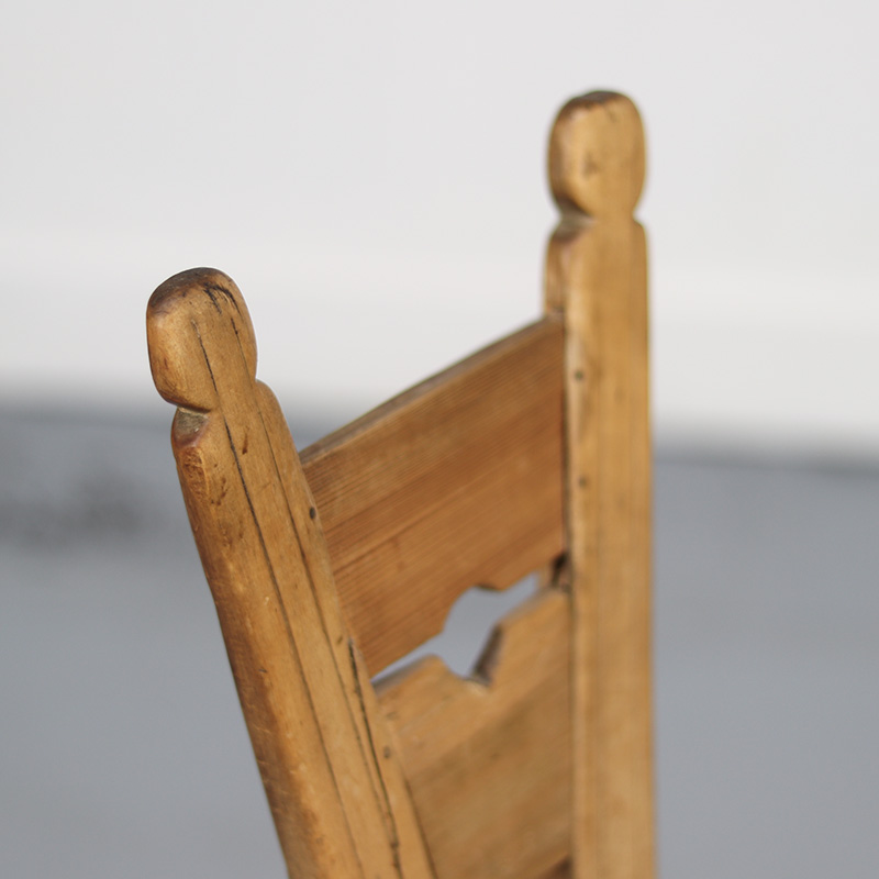 Landelijke Antieke Primitieve Driepoot Stoel image 3