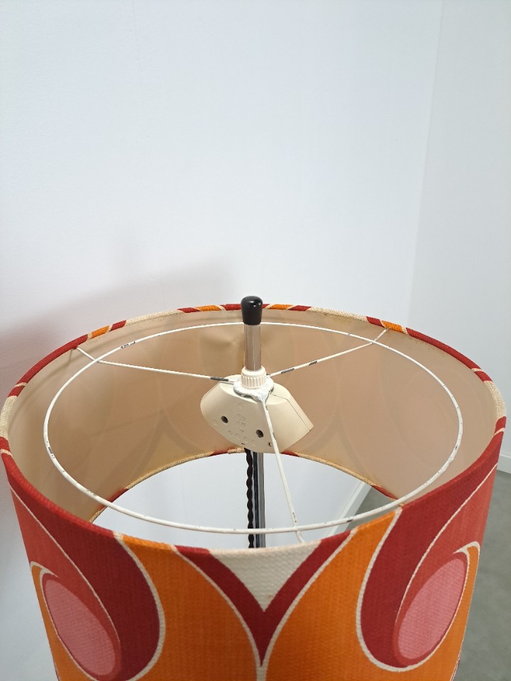 Jaren 70 Vloerlamp Met Gekleurde Kap En Fineer Voet image 13