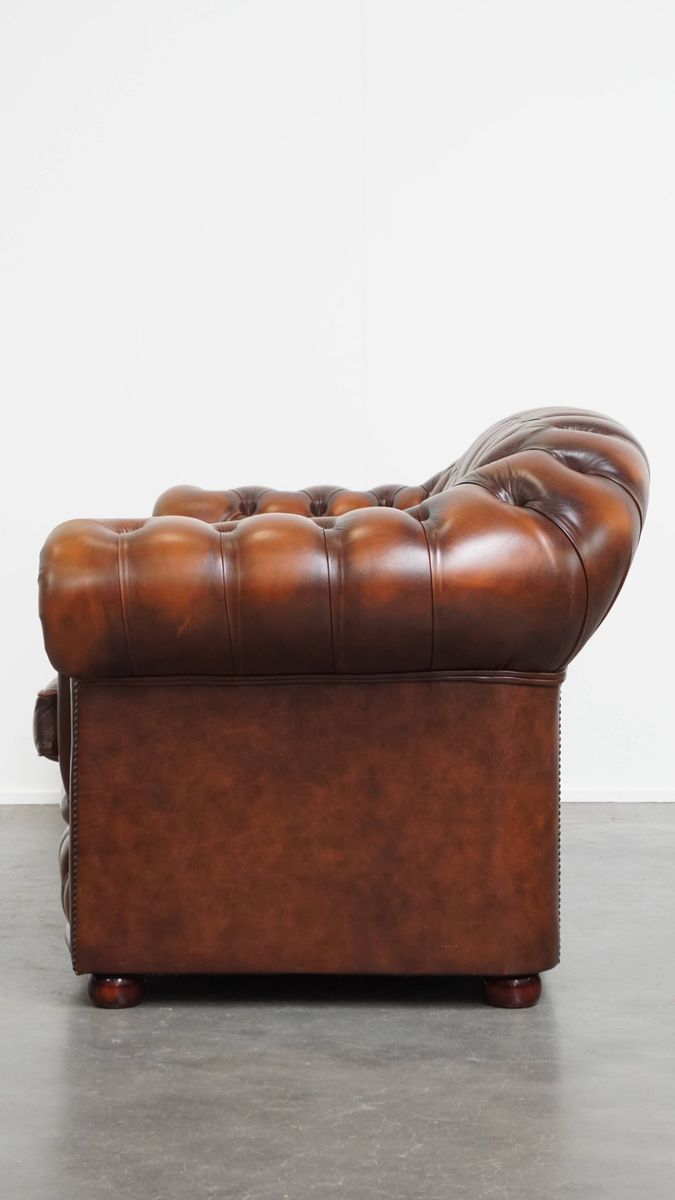 Mooie En Complete Set Van Een 2,5 Zits En 2 Zits Bruine Engelse Rundleren Chesterfield Bank image 20