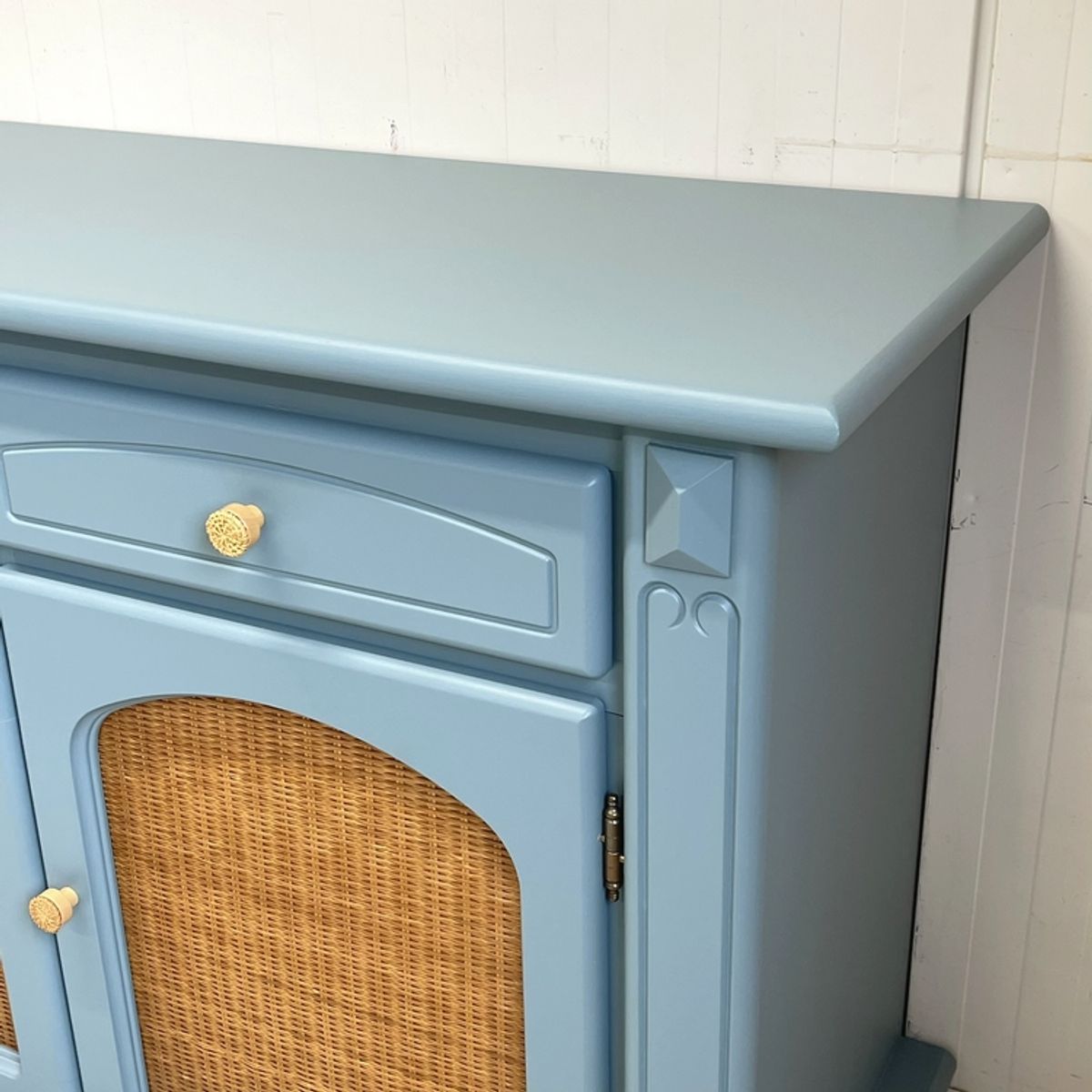 Prachtig Restyle Massief Dressoir Blauw & Rotan Wandkast image 4