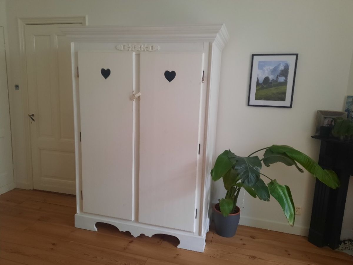 Witte Grote Houten Kast. Opsetims Demi-kast image 10