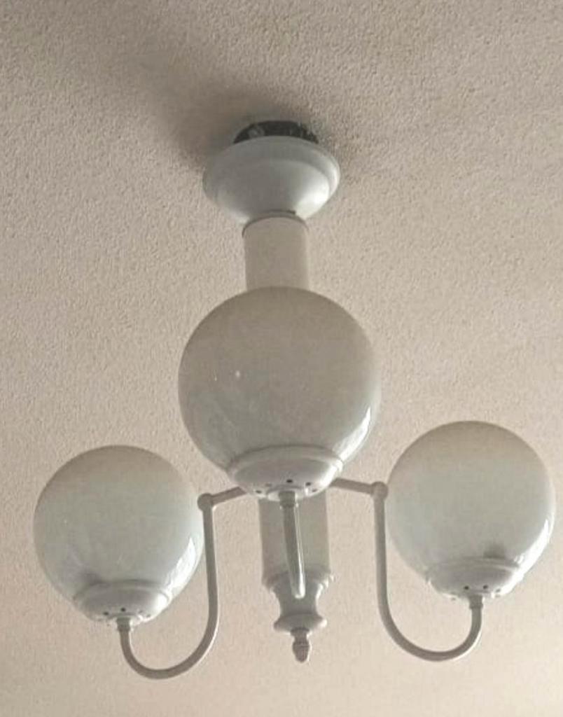Vintage Plafondlamp Met 3 Glazen Bollen image 2