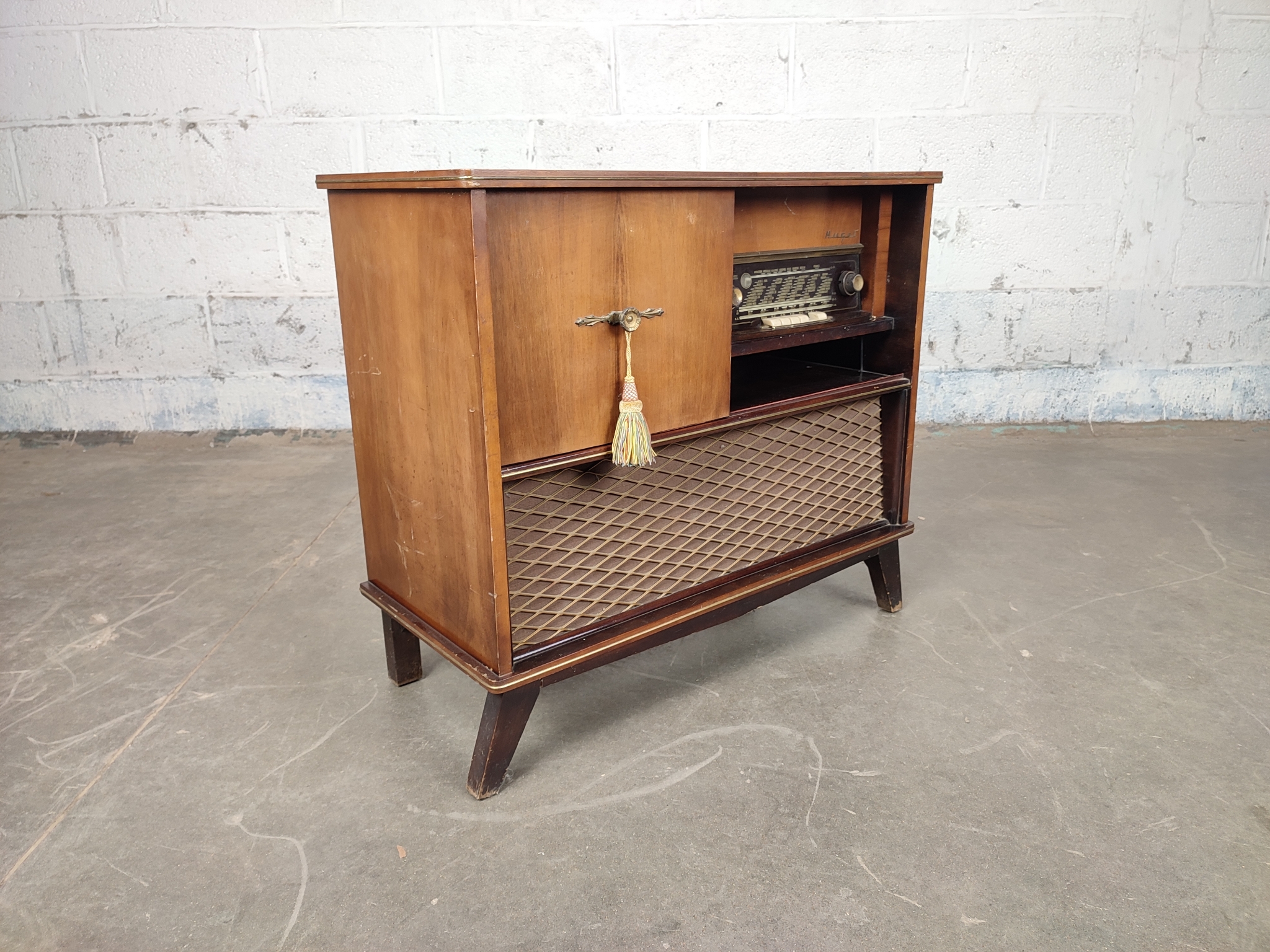 Vintage Radiomeubel image 8