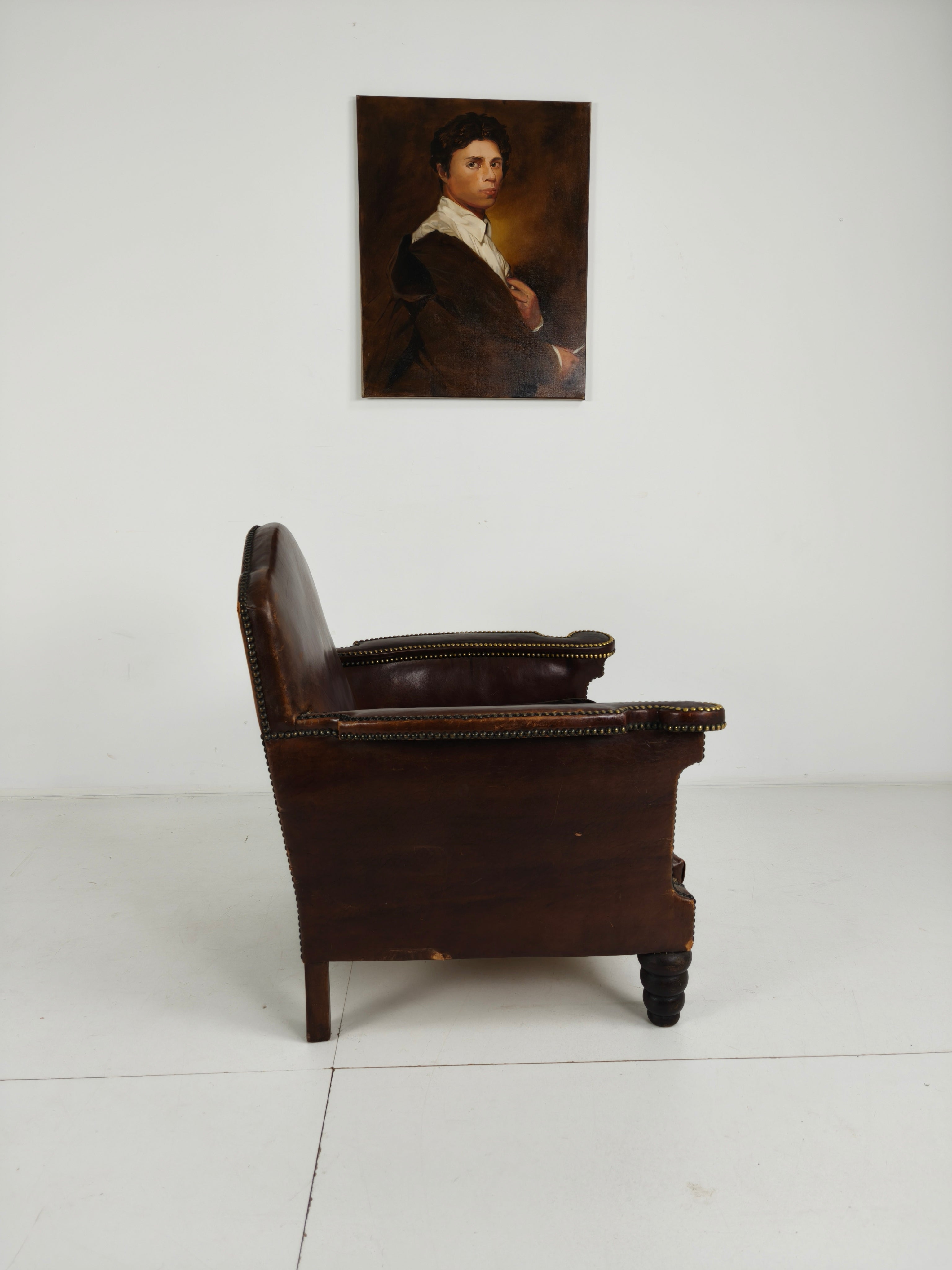 Antieke Leren Clubstoel Met Studs image 5