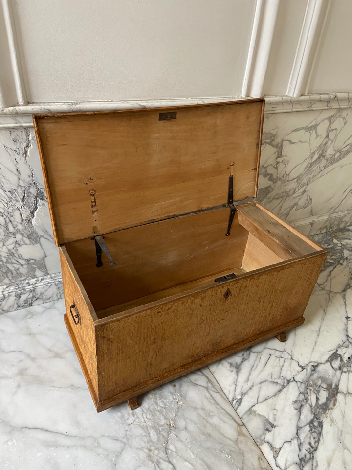 Een Grenenhouten Kist, 19e/ 20e Eeuw image 4
