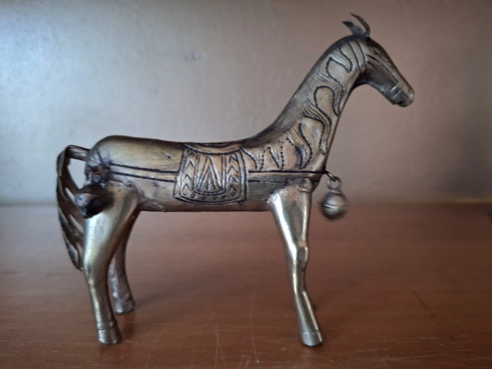 Tibetaans Verzilverd Beeldje Van Paard image 3