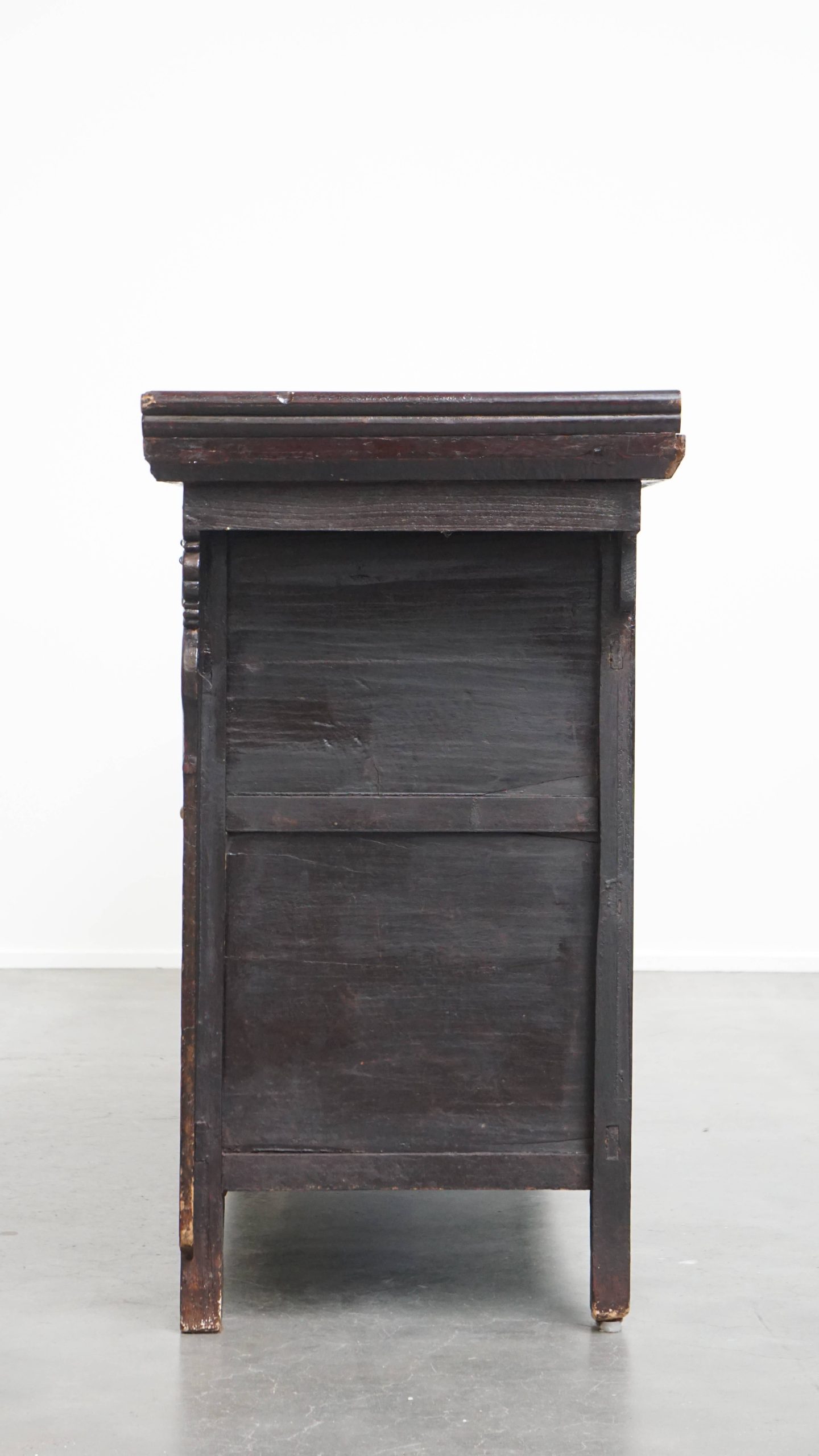 Antiek Houten Chinees Dressoir/ Altaar In Een Warme Donkere Kleur En Mooie Details image 6