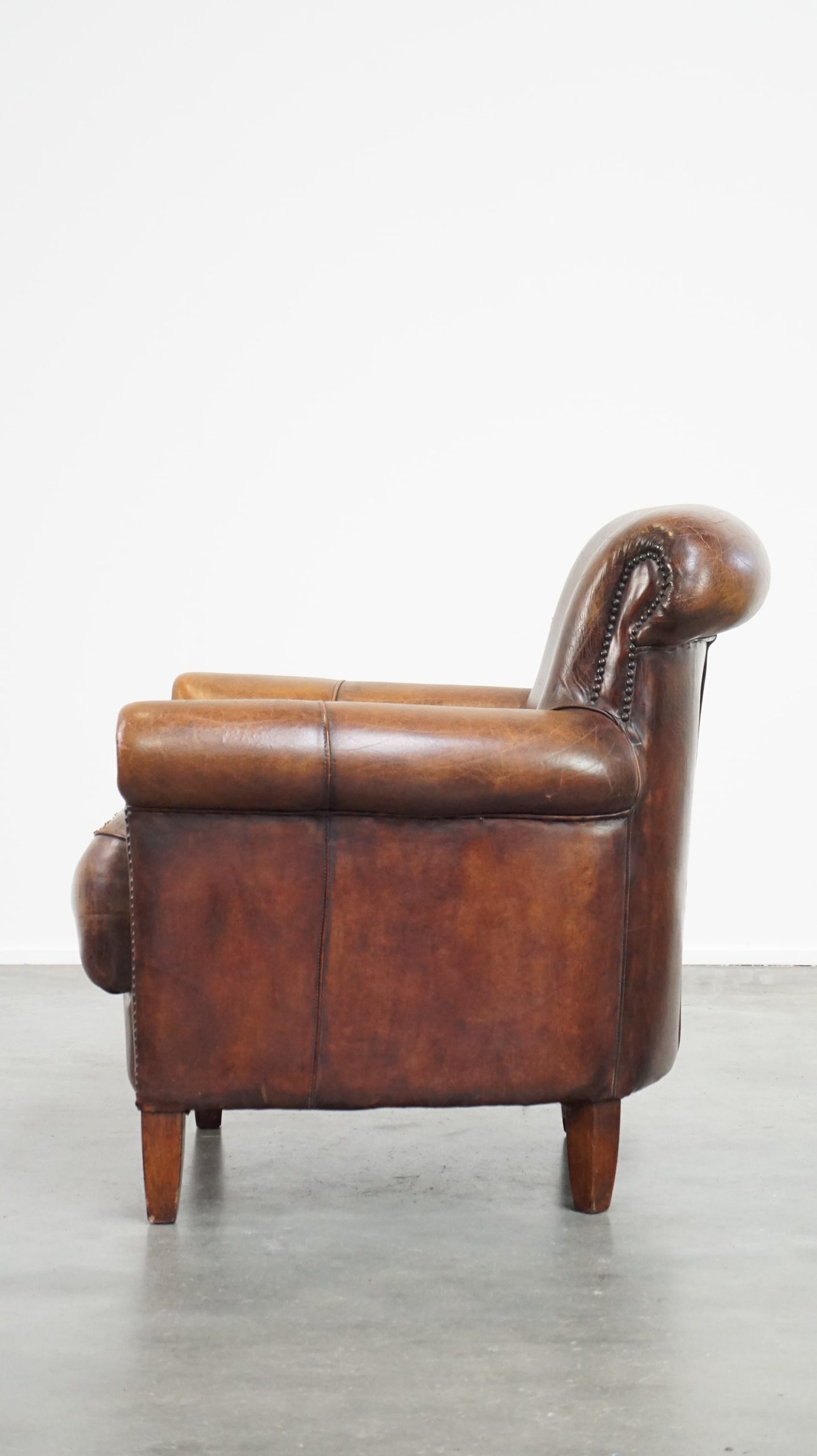 Gezellige Schapenleren Armchair Met Goed Zitcomfort En Afgewerkt Met Siernagels image 6