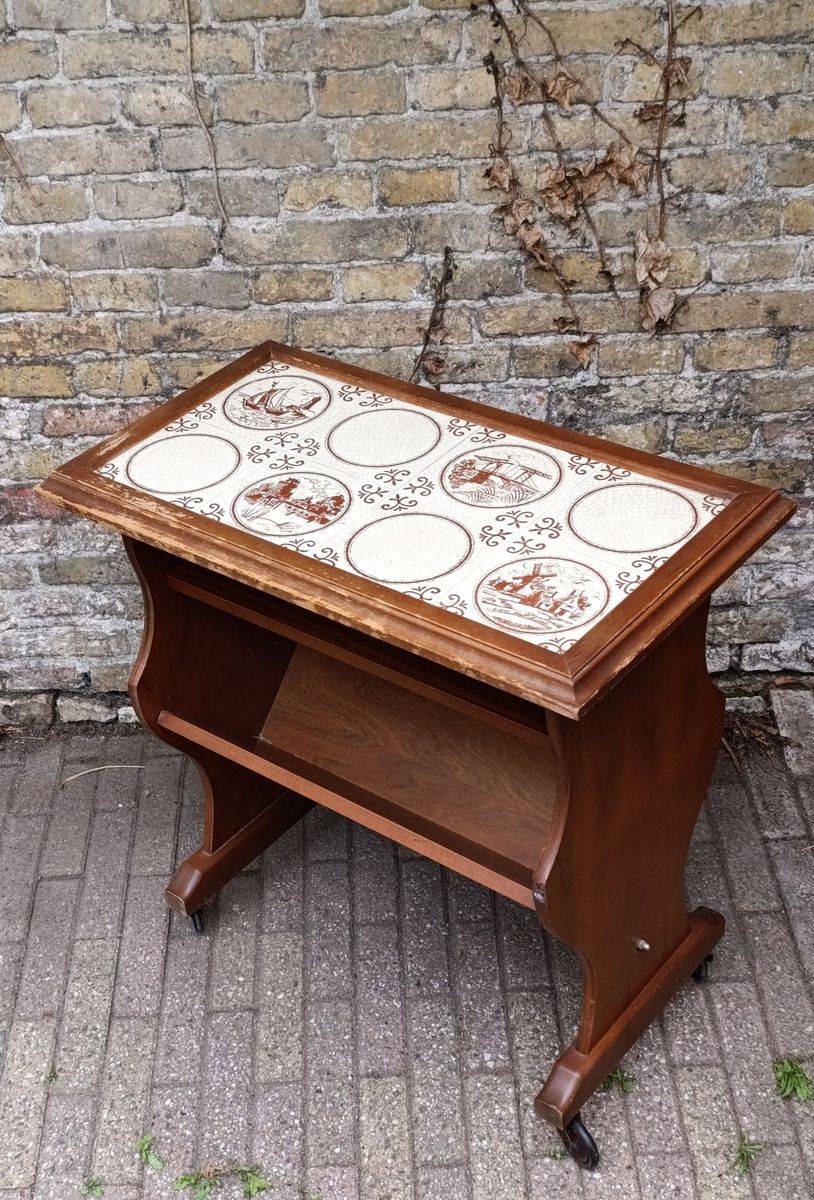 Charmant Frans Vintage Bijzettafeltje Lectuurbak Met Wieltjes En Tegels image 13