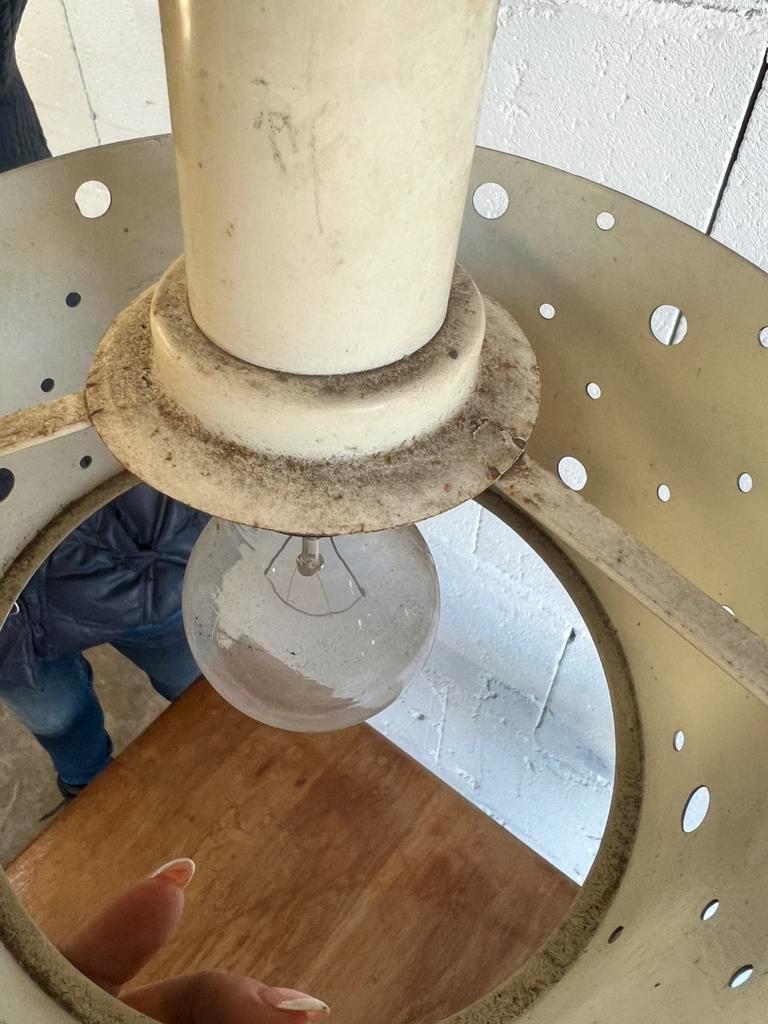 Vintage Zwarte Metalen Luster Met Gaatjes Seventies image 5
