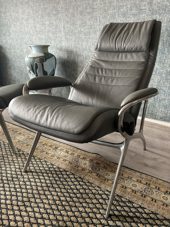 Bekijk Stressless James Reclining Chair & Ottoman op Reliving