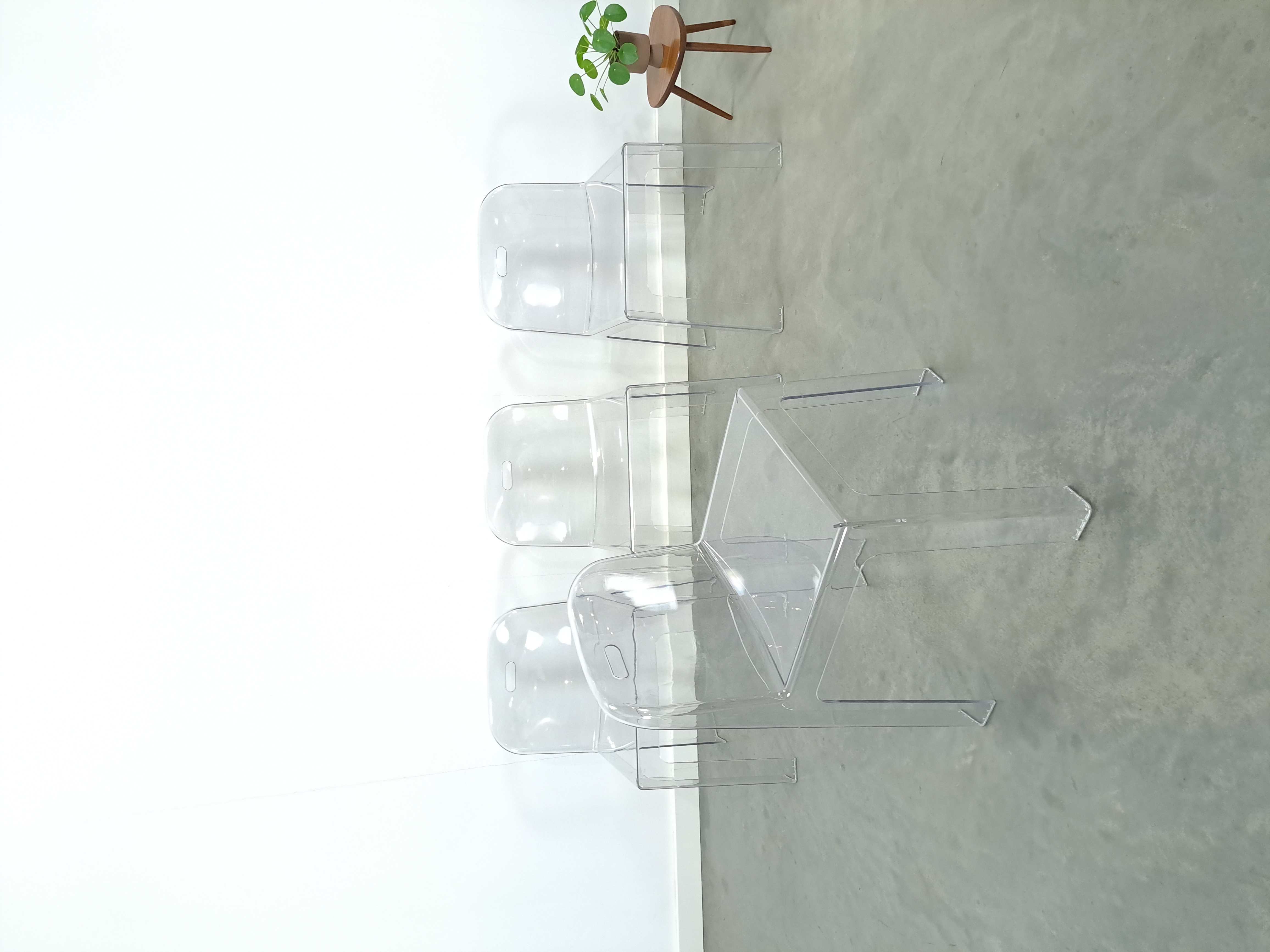 Design Plexiglas Stapelbare Stoelen Trono By Sottsass Associati 2005 Segis Italy image 3