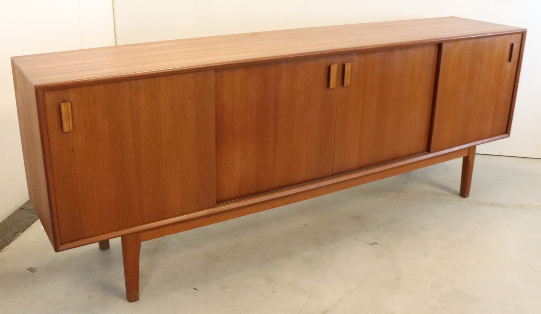 Vintage Deens Design Dressoir Sideboard Kast 'oksendrup' Midcentury image 2