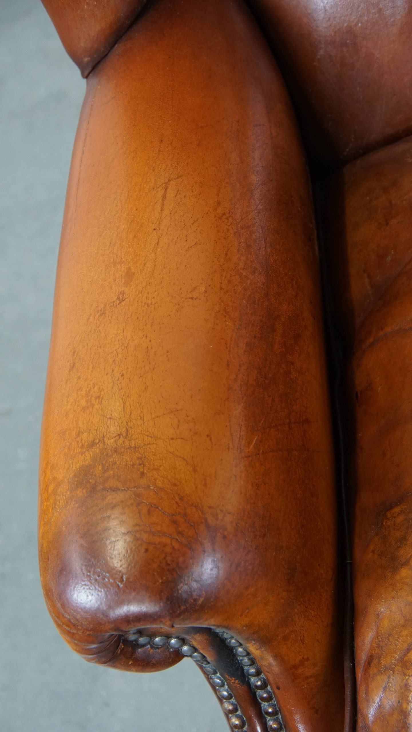 Comfortabele Schapenleren Oorfauteuil Met Een Warme Kleurstelling En Een Mooi Patina image 8