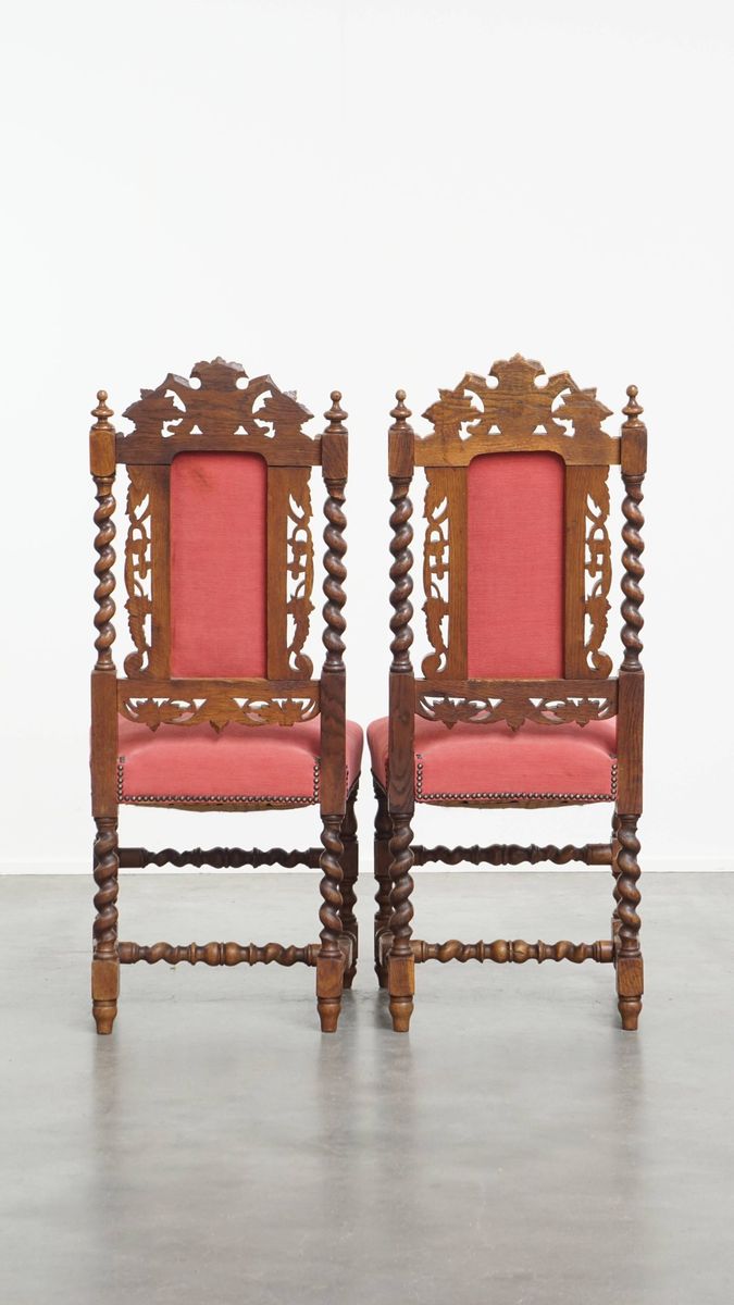 Majestueuze Antieke Set Van 2 Hollandse Eetkamerstoelen Met Mooi Houtsnijwerk image 3